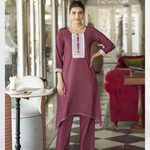 Haut décontracté quotidien en rayonne légère pour adultes avec poche coupée en poisson sur deux côtés Long motif imprimé numérique pour les fêtes - Product Image 1