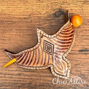 Barrettes à cheveux en forme d'aigle en cuir usiné à la main 2025 avec accessoires en bois pour femmes épingles à cheveux en cuir véritable - Product Image 1