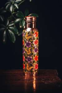 Bouteille d'eau traditionnelle indienne en cuivre pour le bien-être - Product Image 5