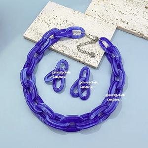 สร้อยคอแฟชั่นสำหรับผู้หญิงทำด้วยมือสีน้ำเงินสองชั้นสร้อยคออะคริลิคเรซิน - Product Image 3