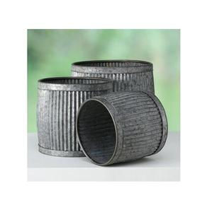 Seau de jardinière galvanisé de ferme avec texture métallique patinée et graphique imprimé pour jardins extérieurs à thème - Product Image 1