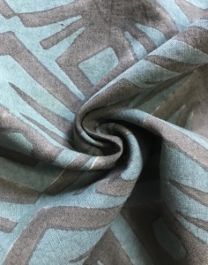 ผ้าฝ้ายพิมพ์ลายด้วยมือ ลายเรขาคณิตชนเผ่า ลายเพชร โทนสีน้ำเงิน - Product Image 1