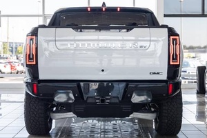 VOITURE ÉLECTRIQUE EXTRÊMEMENT PROPRE 2022 GM-C HUMMER EV PICKUP 1000 CHEVALS DE FORCE TOUT-TERRAIN MODE CRABWALK PRÊT À ÊTRE EXPÉDIÉ - Product Image 6