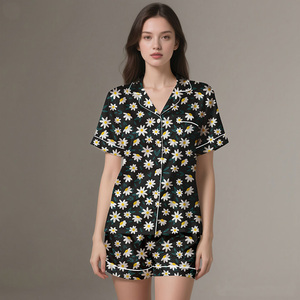 Ensemble de vêtements de nuit en satin de soie respirant pour femmes, pyjama à manches longues au toucher doux, ODM pour l'été, l'automne et le printemps, personnalisable - Product Image 5