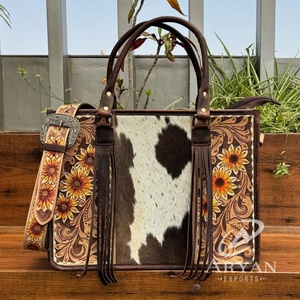 Nouveau sac fourre-tout à pompon de grande capacité pour femmes de marque sac à main à bandoulière en cuir repoussé à la main avec poignée en cuir de vachette - Product Image 1