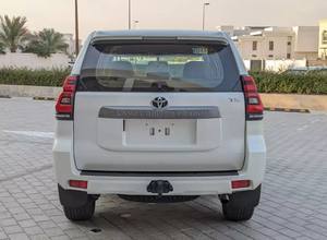 Precioso Prado TX 2024 Blanco, 2.7L Gasolina, Asientos de Tela, Sistema de Navegación Bluetooth, Volante a la Izquierda, 18 Ruedas, 7 Plazas, Automático - Product Image 2