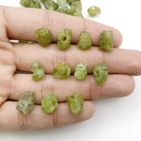 Perles de pierre brute de péridot naturel de 8-10mm percées en gros de pierres précieuses brutes pour la fabrication de bijoux
