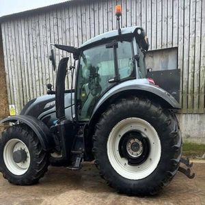 Valtra-Tractor agrícola 4WD de 240HP con engranaje de motor, nuevo tractor agrícola a la venta - Product Image 3