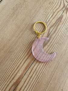 พวงกุญแจเรซิ่นดีไซน์เนอร์  จี้เรซิ่นใส  พวงกุญแจทันสมัย ทนทาน  แฟชั่น  เหมาะสำหรับใช้ในชีวิตประจำวัน  ขายส่ง - Product Image 5