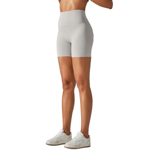 Short taille haute coupe régulière pour femmes conçu en tissu respirant adapté aux voyages d'été et aux vêtements de salon - Product Image 2