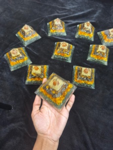 Pirámide de Orgón Magnética para Atraer Dinero, Generador de Energía de Cristal Pulido, Citrino, Pirita, Bobina de Cobre, Decoración Reiki Feng Shui para la Riqueza, el Amor y la Suerte - Product Image 4