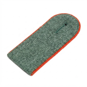 Hombreras Personalizadas OEM Color Gris Campo con Ribete Rojo Bordado para Uniforme de Oficial - Product Image 2