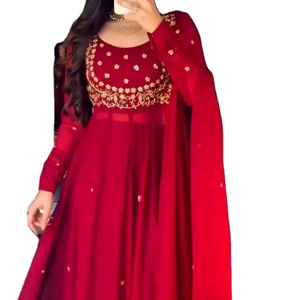 Salwar traditionnel indien prêt-à-porter pour la Saint-Valentin, en coton slub épais noir, brodé, col rond, idéal pour les fêtes - Product Image 1