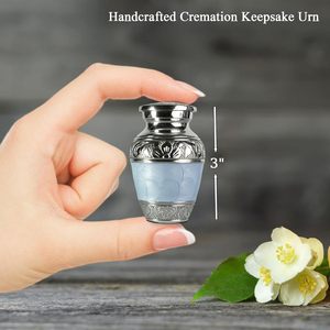 Grande urne funéraire bleu ciel avec souvenir unique pour cendres humaines Urnes décoratives sculptées à la main pour cendres adultes Femmes et hommes - Product Image 6