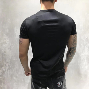 Camiseta de diamante brillante de alta calidad personalizada con estampado de logotipo de diamantes de imitación de taladro caliente gráfico de manga corta 100% Camiseta de algodón para hombres - Product Image 3