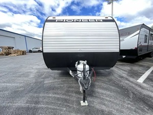 2025 nuevo Heartland 17BH Camper remolque moderno 4 personas Mini caravana suspensión independiente ligero elegante 4x4 2000KG - Product Image 3