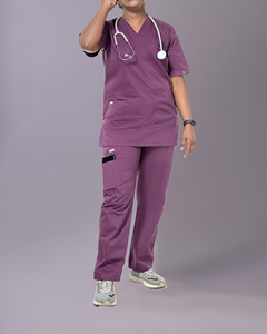 Ensemble de blouses d'infirmière unisexe en tissu non tissé extensible à manches courtes pour l'été, marque privée du fabricant, pour hôpital et soins médicaux - Product Image 1