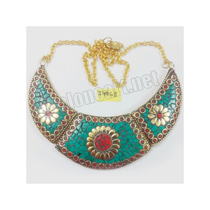 Symboles Sacrés Pendentif Dorje Tibétain Révérence Radiante Collier Turquoise et Corail Tibétain - Product Image 1