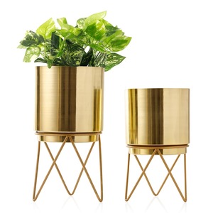 Macetas exclusivas de metal hechas a mano, eleva tu espacio con diseños de moda, macetas colgantes para balcón, sala de estar - Product Image 1