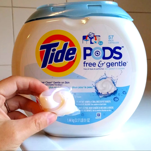 Détergent à lessive liquide original Tide Free & Gentle 57 Pacs Capsule - Product Image 1