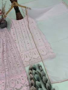 ชุดส่าหรีผ้าจอร์เจียต์ปักลายแบบดั้งเดิมสำหรับผู้หญิง ทรงสวย แห้งเร็ว ใส่ได้ทุกฤดู เหมาะสำหรับงานปาร์ตี้และชายหาด - Product Image 6