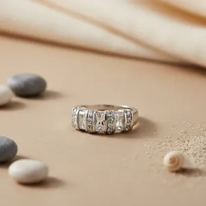 Anillo clásico de eternidad para mujer, en plata 925 con baño de rodio, con diamantes talla baguette en engaste de canal, para compromiso. - Product Image 2