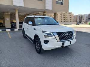 SUV d'occasion 2022, automatique, transmission intégrale, sièges en cuir, moteur 4.1-6L, régulateur de vitesse adaptatif, conduite à gauche, taille des pneus R18, toit ouvrant panoramique - Product Image 2