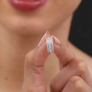 Pendientes de moda de circón plateado con encanto seductor - Product Image 1