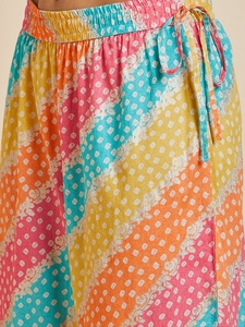Vêtements ethniques indiens de qualité supérieure pour l'exportation, ensemble kurta et pantalon palazzo en coton imprimé Bandhani multicolores, prêt-à-porter pour femmes - Product Image 2