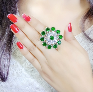 Última llegada Joyería de declaración para mujer Imitación de diamante americano Brillo de larga duración Diseños únicos para cada ocasión Latón - Product Image 3