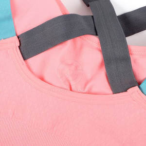 เสื้อชั้นในกีฬาผู้หญิงคุณภาพสูง ระบายอากาศได้ดี เป็นมิตรกับสิ่งแวดล้อม สายปรับได้ โลโก้ด้านหน้า ผลิตจากผ้าสแปนเด็กซ์/โพลีเอสเตอร์ รองรับการออกกำลังกายได้ดี - Product Image 4