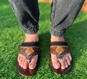 Sandalias de Punta abierta para mujer, chanclas informales de cuero de vaca con estilo occidental, auténticas, hechas a mano, para exteriores - Product Image 1