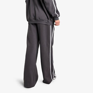 Pantalones Deportivos de Invierno Personalizados con Bordado OEM, Pantalones de Chándal Holgados de Pierna Ancha con Paneles Laterales, Pantalones Básicos de Felpa de Algodón - Product Image 3