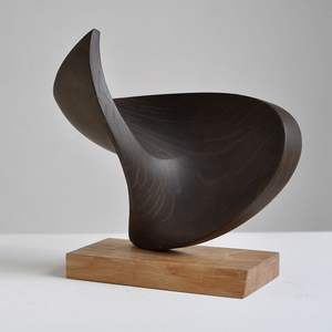 Sculpture de table en bois moderne de qualité supérieure, fabriquée à la main à partir de bois massif pour une décoration intérieure durable, utilisation dans le salon, présentoir - Product Image 4