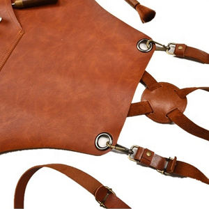 Tablier de taille de barbier 2024 à logo personnalisé en cuir biologique 100% pour salon de coiffure avec poches - Product Image 5