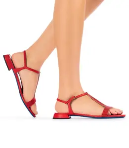 Sandal datar nappa merah karang dibuat di Italia menampilkan t-bar suede dan berlian imitasi untuk grosir