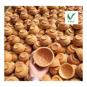 Bol en bois de noix de coco fabriqué à la main pour une salle à manger et une décoration durables - Product Image 3