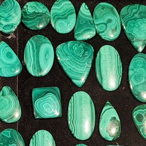Malaquita natural al por mayor cabujón malaquita verde malaquita de alta calidad con grandes patrones - Product Image 3