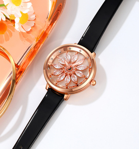 Reloj de Cuarzo SKMEI 2268 para Mujer, Elegante, con Caja de Aleación de Zinc en Oro Rosa y Esfera Giratoria con Piedras - Product Image 3