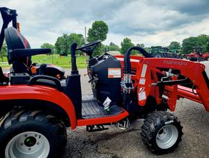 Tracteur-chargeur compact d'occasion Mahindra 1120 HST 4x4 24 CV – Composants essentiels : Pompe, Roulement, Moteur, Boîte de vitesses – Usage agricole - Product Image 3