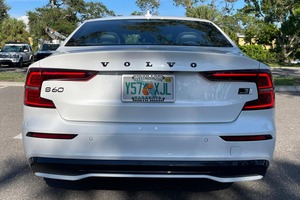 รถมือสองที่เชื่อถือได้2023 VO-LVO รีชาร์จ S60 T8รุ่นสีดำ - Product Image 3