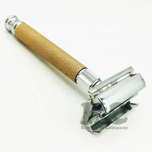 Maquinilla de Afeitar de Doble Filo para Hombre con Cuchillas Dobles de Acero Inoxidable Japonés - Uso en Barberías - Product Image 4