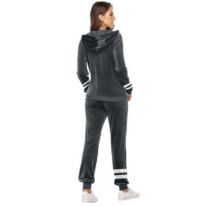 Vente en gros Survêtement en velours pour femmes Ensemble deux pièces Sweat à capuche et pantalon à la mode OEM Logo personnalisé - Product Image 5