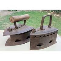 Lot de 2 Objets décoratifs en fer antique vintage à charbon de bois de style rétro