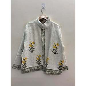 Veste d'hiver en coton imprimée à la main pour femme, motif floral ivoire avec accents olive et moutarde - Product Image 1
