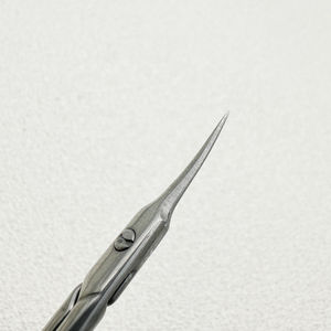 Tijeras para Cutículas Multiusos de Acero Inoxidable con Punta Curva, Ligeras, Reutilizables, con Acabado Espejo Multicolor - Product Image 6