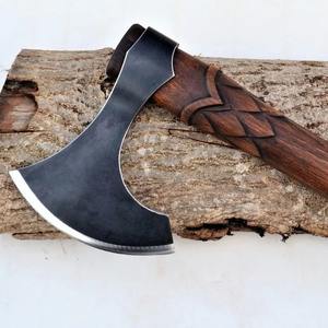 Hache viking à double lame en acier damas de haute qualité, fabriquée par Steel Craft International, manche en bois, forgée à la main, gravée - Product Image 1