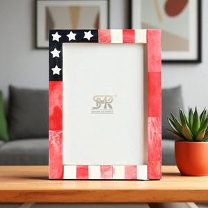 Cadre photo personnalisable en résine d'os avec motif drapeau américain, style rustique moderne, fait main, rouge, blanc, bleu, pour table ou bureau - Product Image 1