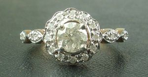 Anillo de Compromiso JEWELSPAARK de Plata 14k con Diamante Redondo de 0.75 Ct, Estilo Vintage y Moderno para Mujer - Product Image 3