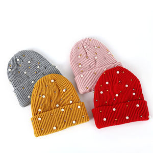 Gorro de Punto Acrílico con Perlas y Remaches, Grueso y Cálido para Invierno, para Mujer, en Todos los Colores, 2025 - Product Image 3